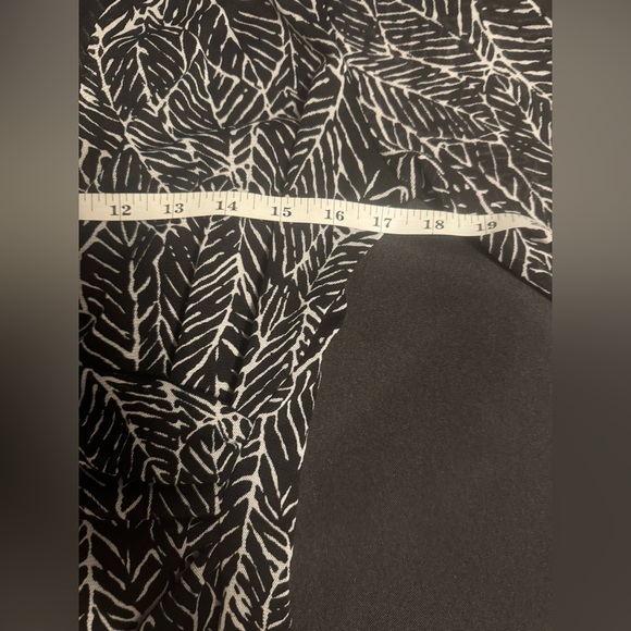 Coldwater Creek women’s size medium top. - Picture 6 of 10